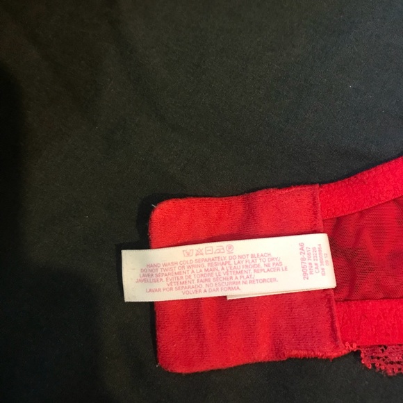 Red Victoria’s Secret Bra - Picture 7 of 7